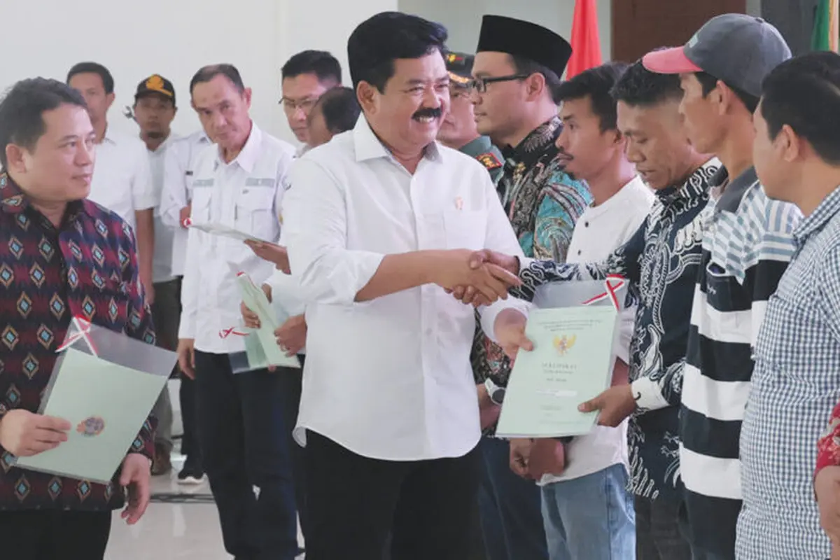 Menteri ATR/Kepala BPN Hadi Tjahjanto pada acara Deklarasi 100 Desa Calon Lokasi PTSL 2024 yang berlangsung di Universitas Sembilanbelas November (USN), Kolaka, pada Rabu (15/11/2023) (Kementerian ATR/BPN)