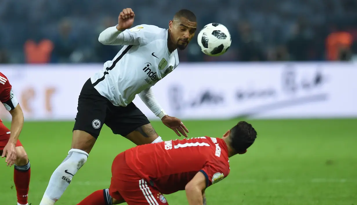 5. Kevin-Prince Boateng. Striker asal Ghana ini telah memperkuat beberapa klub di Eropa. Jerman, Inggris, Italia, dan Turki. Saat ini ia memperkuat klub Serie B Liga Italia, Monza. (AFP/Christof Stache)