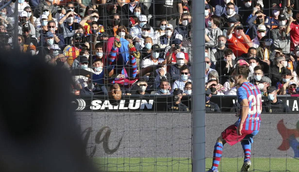 Hattrick pertama Pierre-Emerick Aubameyang bersama Barcelona merupakan hattrick ketujuhnya di liga domestik dari total 4 Liga yang telah dicicipinya di kompetisi Eropa. (AP/Alberto Saiz)