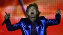 Vokalis band rock Inggris The Rolling Stones Mick Jagger tampil pada konser Stones Sixty European Tour di Veltins Arena, Gelsenkirchen, Jerman, 27 Juli 2022. The Rolling Stones akan bermain di seluruh Eropa musim panas ini untuk merayakan 60 tahun spesial bersama – Mick, Keith, dan Ronnie. (INA FASSBENDER/AFP)