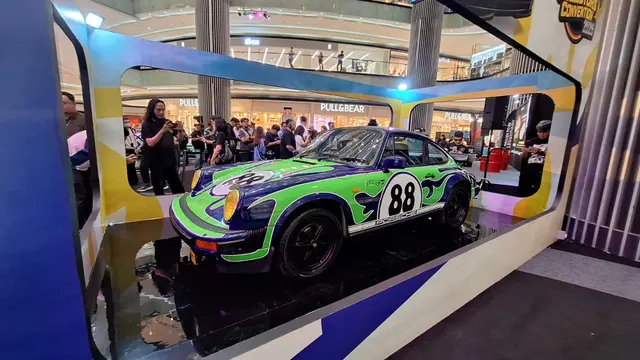 Porsche 911 Carrera RS 3.8 Hippie, Hot Wheels Convention Car 2025 (Arief A/Liputan6.com)