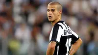 Arsenal Kini Buru Striker Juventus