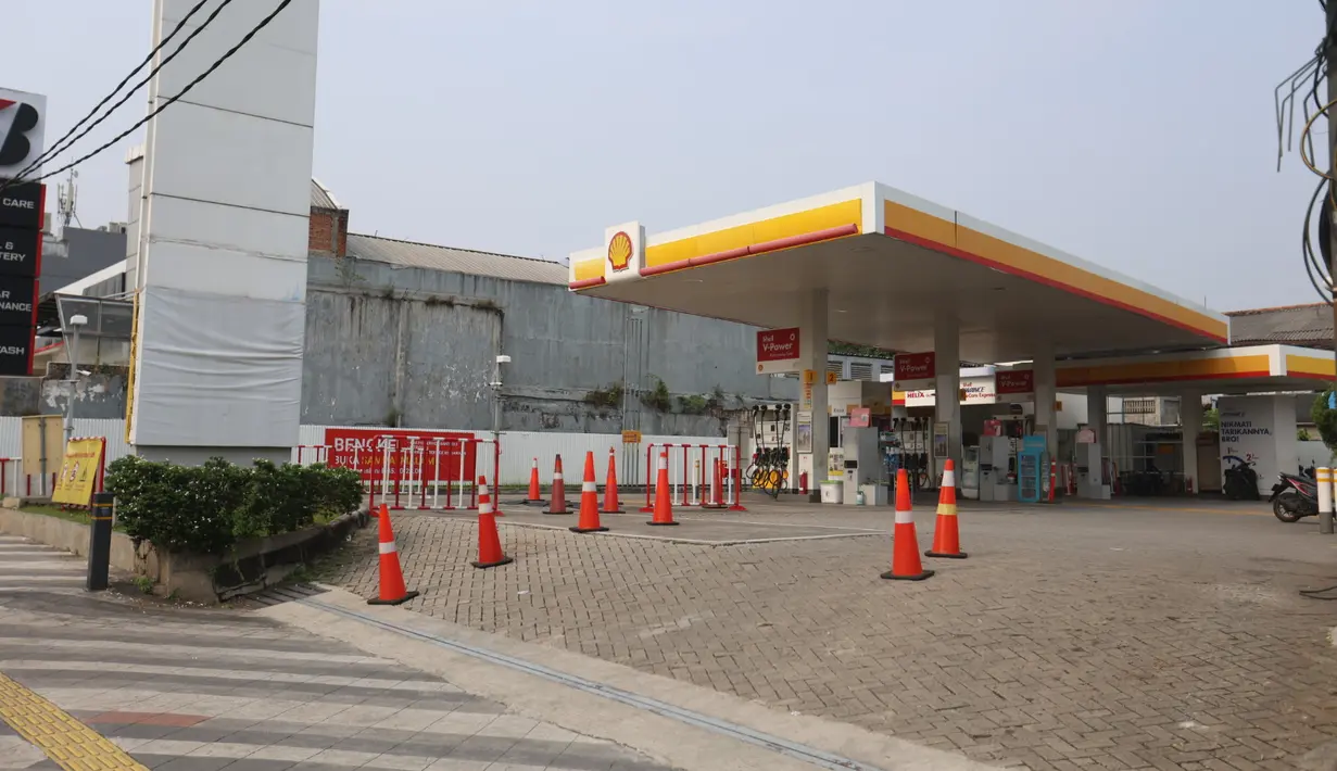 Pada akhir Agustus lalu, Menteri Energi dan Sumber Daya Mineral (ESDM), Bahlil Lahadalia berulang kali buka suara terkait seretnya pasokan BBM di SPBU swasta. (Kapanlagi.com/Budy Santoso)