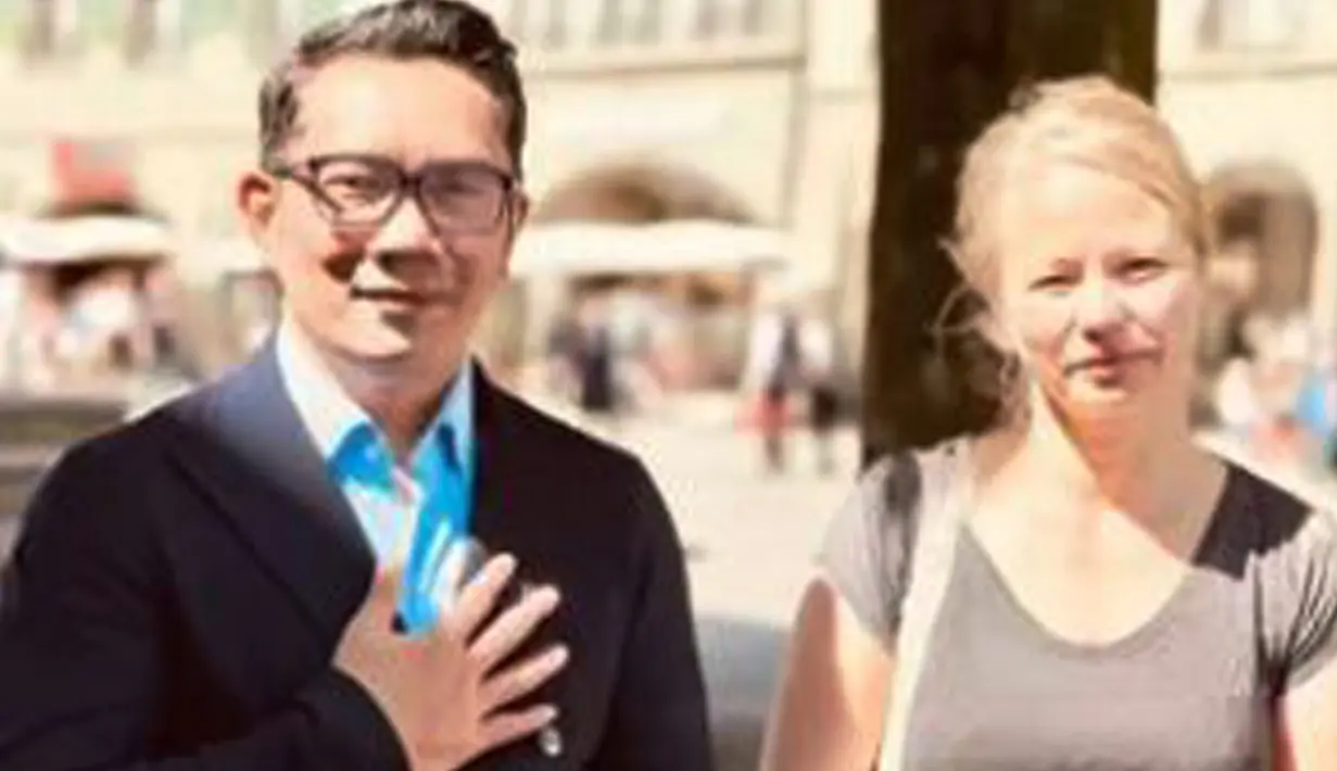 Ridwan Kamil menemui seorang guru SD di Kota Bern bernama Mrs Geraldine Beldi. Dia adalah orang pertama yang melihat jasad Emmeril Kahn Mumtadz atau Eril di bendungan Engehalde, Bern, Swiss . (Instagram/ ridwankamil)
