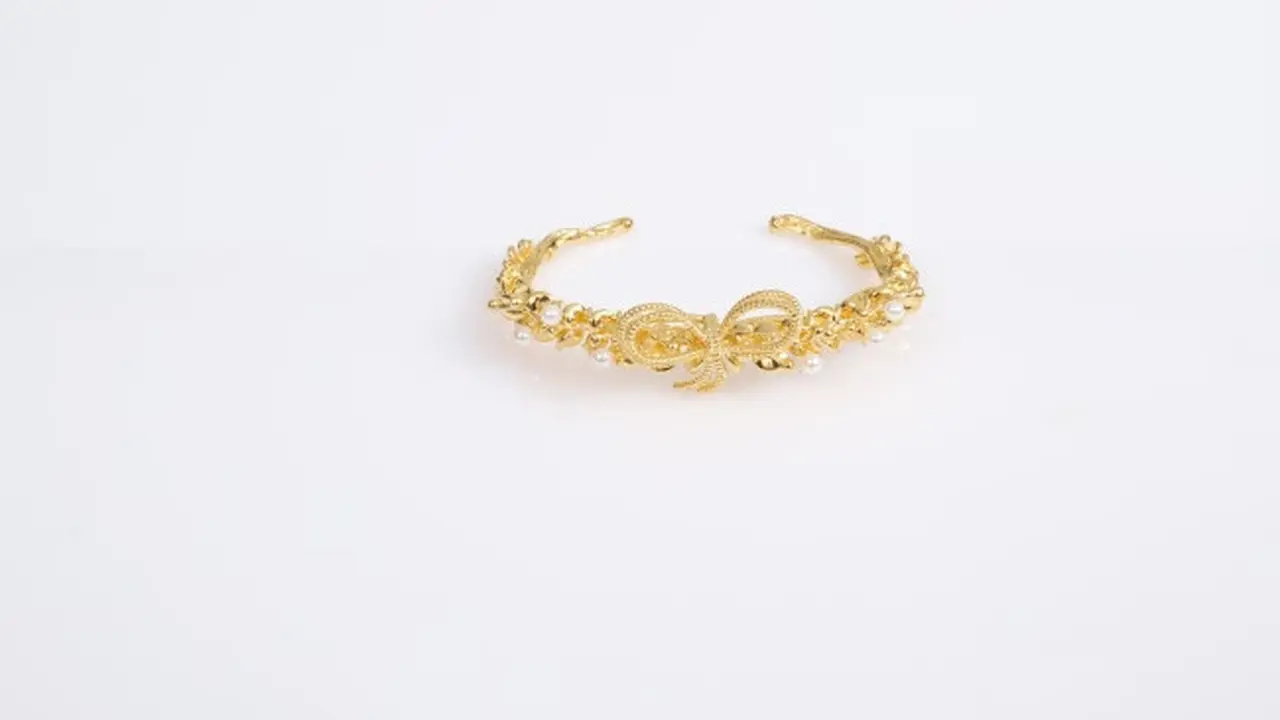 Ilustrasi Model Gelang Emas (Credit: PRAHANT PHOTO FILMS/Unsplash