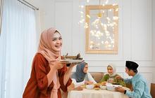 Tips Menjaga Berat Badan Tetap Ideal Saat Lebaran