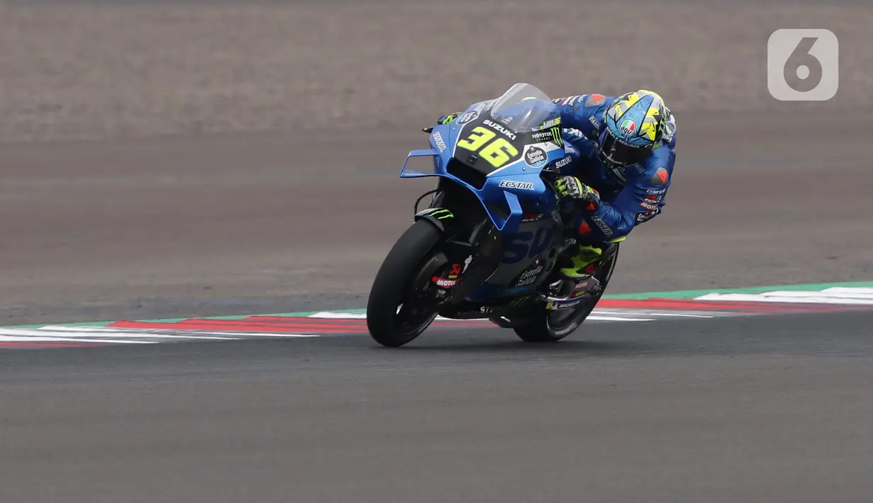Pembalap Team Suzuki Ecstar, Joan Mir saat sesi kualifikasi MotoGP di Pertamina Mandalika International Street Sirkuit, Nusa Tenggara Barat, Sabtu (22/3/2022). (Liputan6.com/Helmi Fithriansyah)