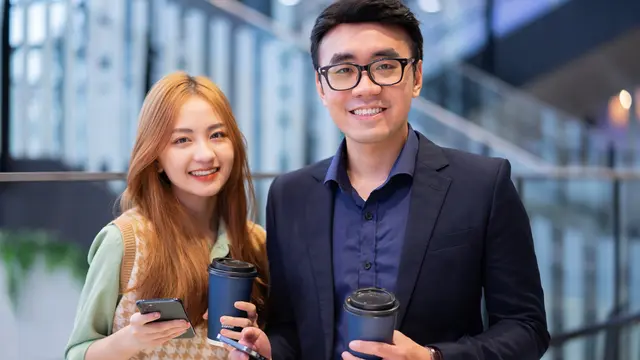 couple oktober yang ambisius