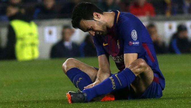 Gelandang Barcelona, Sergio Busquets, mengalami cedera ketika bersua Chelsea pada laga leg kedua 16 besar Liga Champions, di Stadion Camp Nou, Rabu (14/3/2018) atau Kamis dini hari WIB.