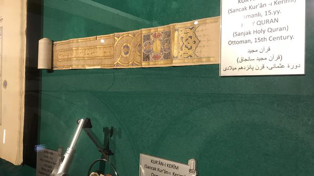 Salah satu peninggalan Jalaluddin Rumi yang dipamerkan di Museum Mevlana.