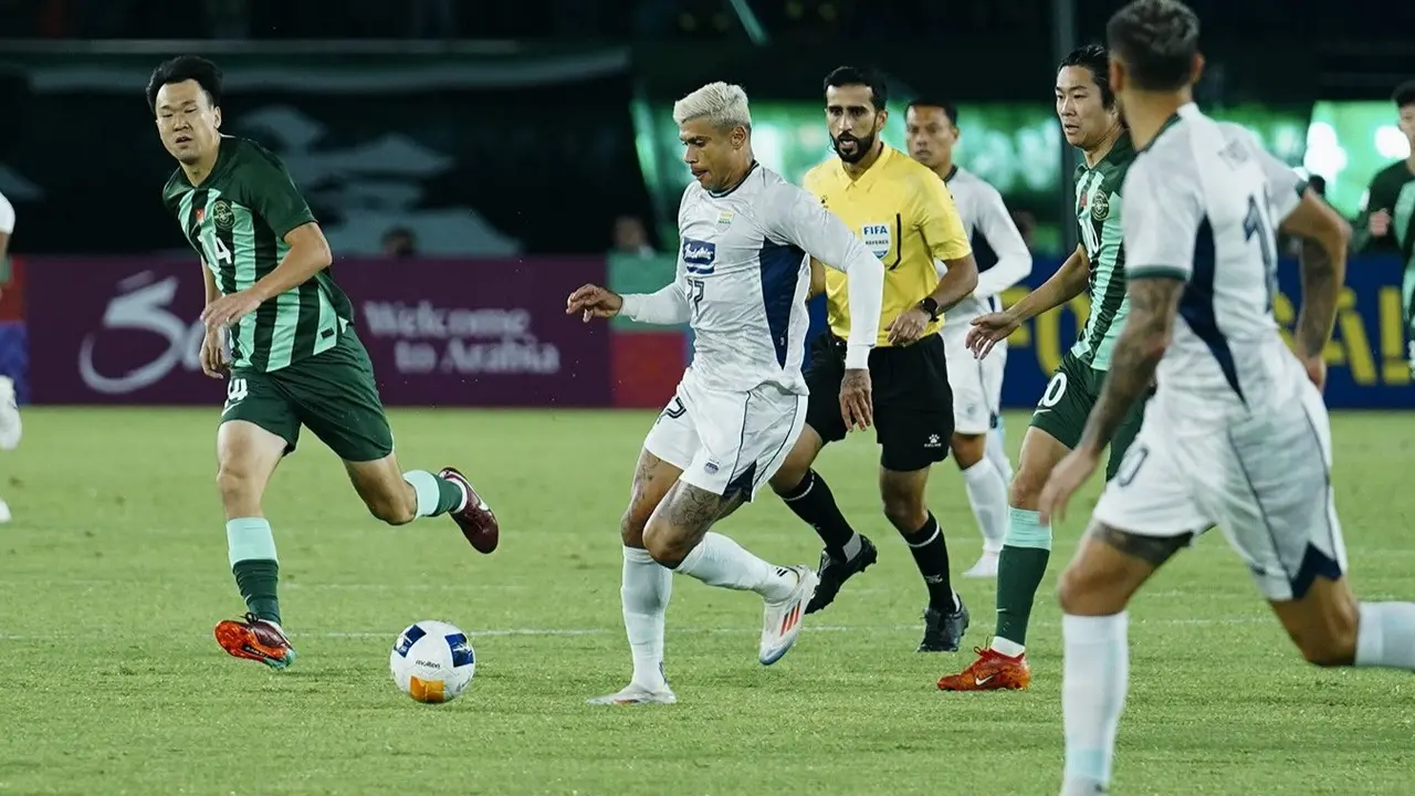 Ciro Alves - Zhejiang Vs Persib Bandung di AFC Champions League 2 2024/2025