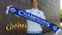 Begovic Tak Gentar Bersaing dengan Courtois di Chelsea