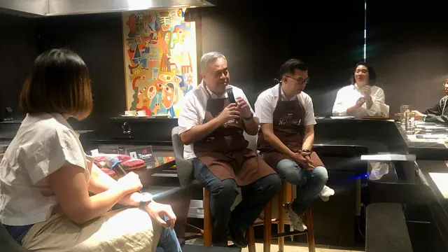 sesi talkshow kolaborasi Holycow dan Tokusen menghadirkan steak wagyu lokal di Jakarta