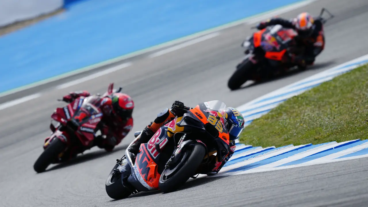 Foto: Aksi Pembalap Ducati Lenovo Team, Pecco Bagnaia Berjaya di MotoGP Spanyol