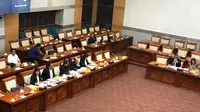 Rapat dengar pendapat Komisi I DPR dengan Dewan Pengawas (Dewas) TVRI terkait pemecatan Direktur Utama Helmy Yahya, Selasa (21/1/2020). (Liputan6.com/Delvira Hutabarat)