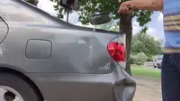 Enggak Usah ke Bengkel, Atasi Bumper Penyok dengan Cara Ini