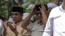 Capres nomor urut 02 Prabowo Subianto saat menghadiri syukuran kemenangan di kediaman Prabowo, di Kertanegara, Jakarta, Jumat (19/4). Acara dengan tema gema nisfu sya'ban sekaligus ucapan syukur kemenangan Prabowo - Sandiaga tersebut dihadiri ribuan pendukung. (Liputan6.com/Faizal Fanani)