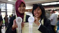 Bahkan karena karyanya itu dua putri bangsa ini berhasil meraih 2 award dalam Intel International Science and Engineering Fair 