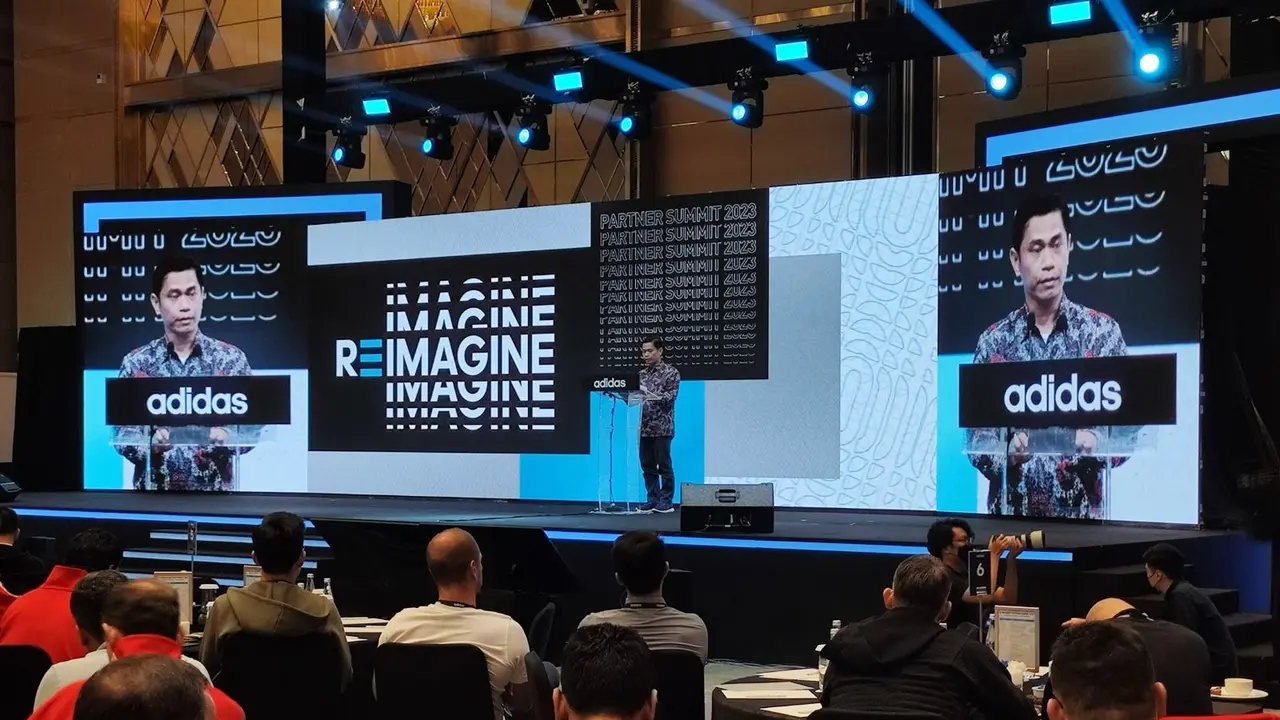 Mewakili Menteri Koordinator Bidang Perekonomian Airlangga Hartarto, Deputi Bidang Koordinasi Perniagaan dan Industri Ali Murtopo Simbolon dalam acara Adidas Global Partner Summit, Selasa (21/3/2023). (Dok Kemenko Perekonomian)