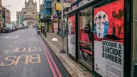 Poster Ajakan Jadi Bomber Bunuh Diri  Mejeng di Halte Bus London (Darren Cullen/Telegraph)