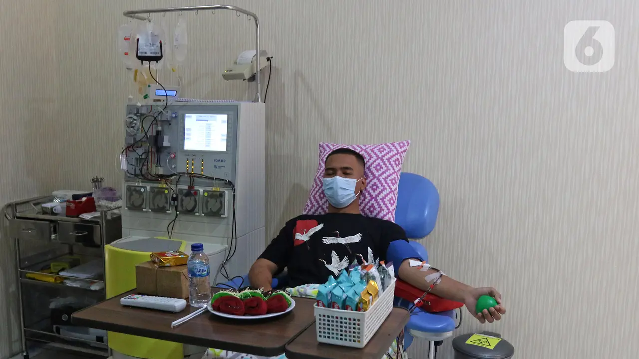 FOTO: Penyintas COVID-19 di Bekasi Donorkan Plasma Konvalesen