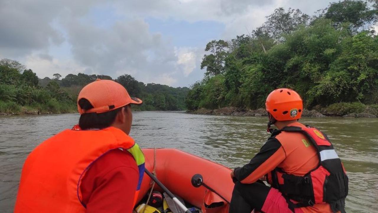 SAR Palembang Intensifkan Pencarian Pemain Angklung Tenggelam di Sungai Empat Lawang