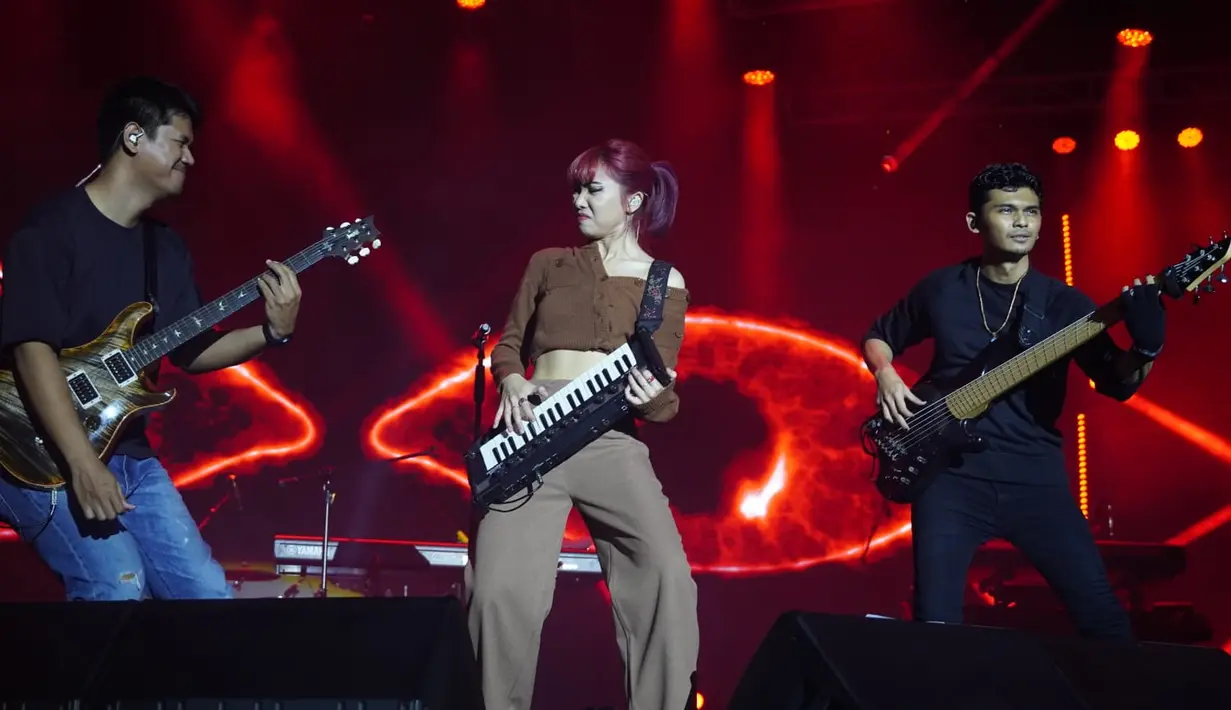 Penampilan Isyana Sarasvati di  Musical March