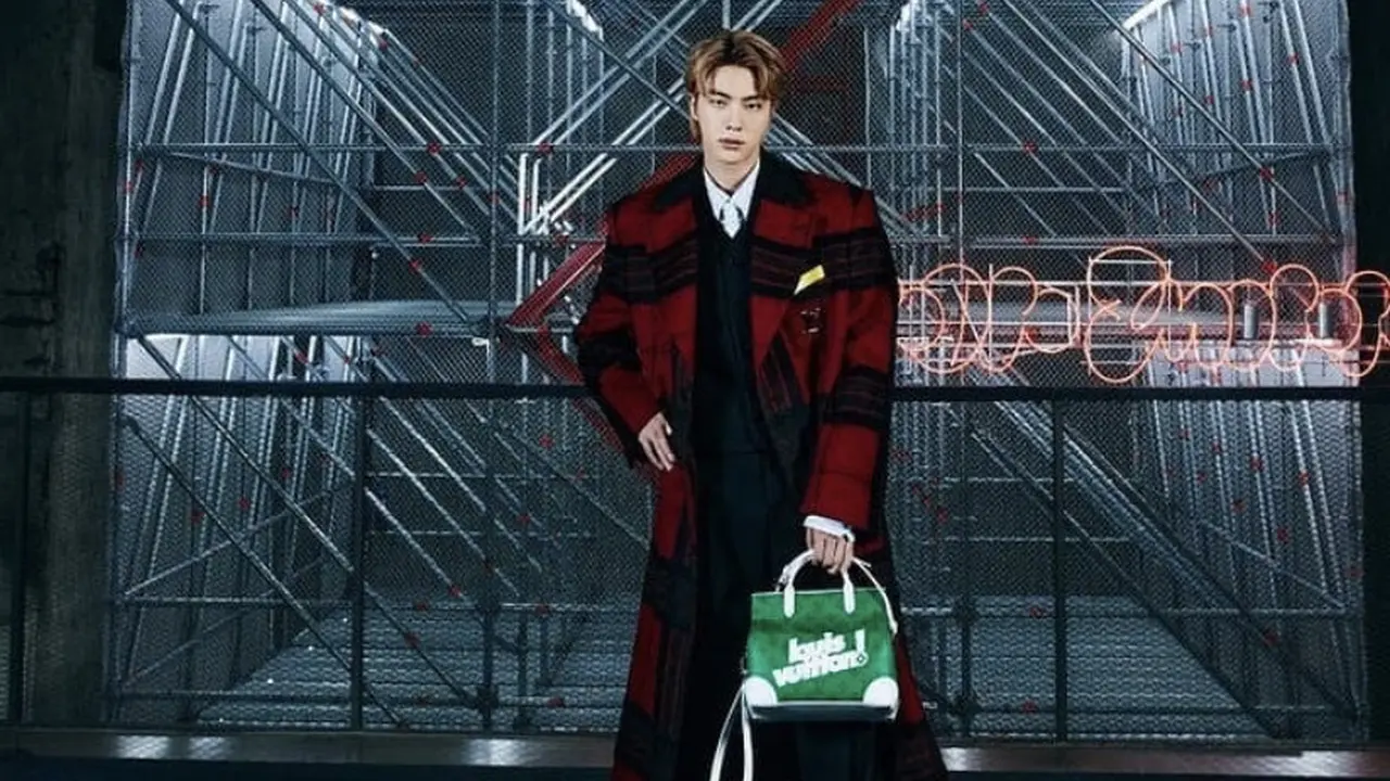 BTS Tampil Menjadi Model Pakaian Pria Louis Vuitton Fall/Winter 2021