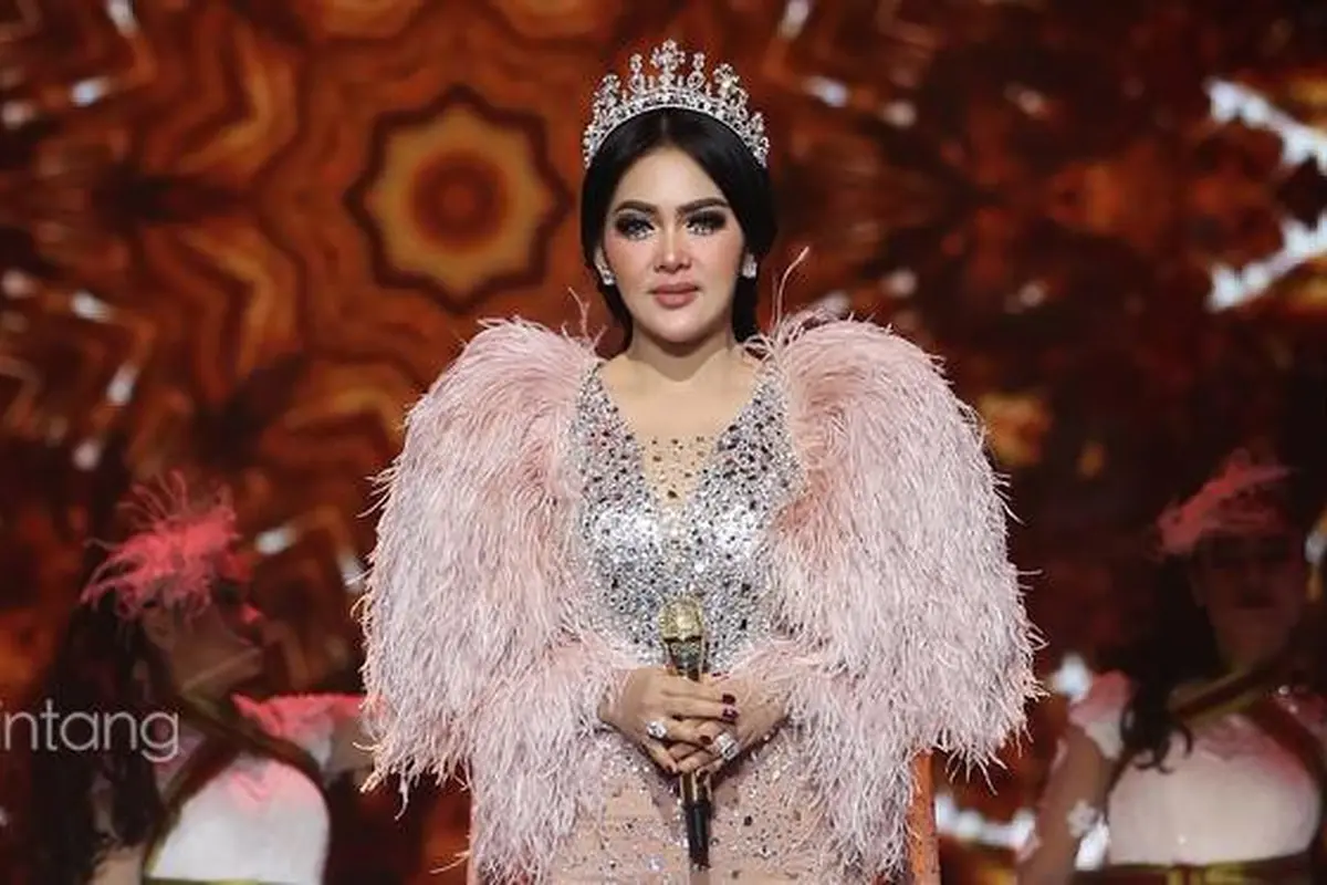 [Bintang] Tarot Celeb: Syahrini, Apapun yang Dikerjakan Akan Hasilkan Uang