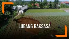 Badan Meteorologi, Klimatologi, dan Geofisika atau BMKG memberikan penjelasan terkait munculnya lubang raksasa di wilayah Sukabumi. BMKG terus melakukan pemantauan untuk mencari penyebab terjadinya lubang raksasa.