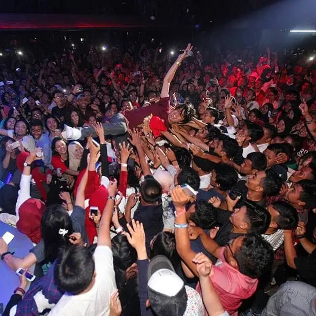 Kesederhanaan Duta Sheila On 7