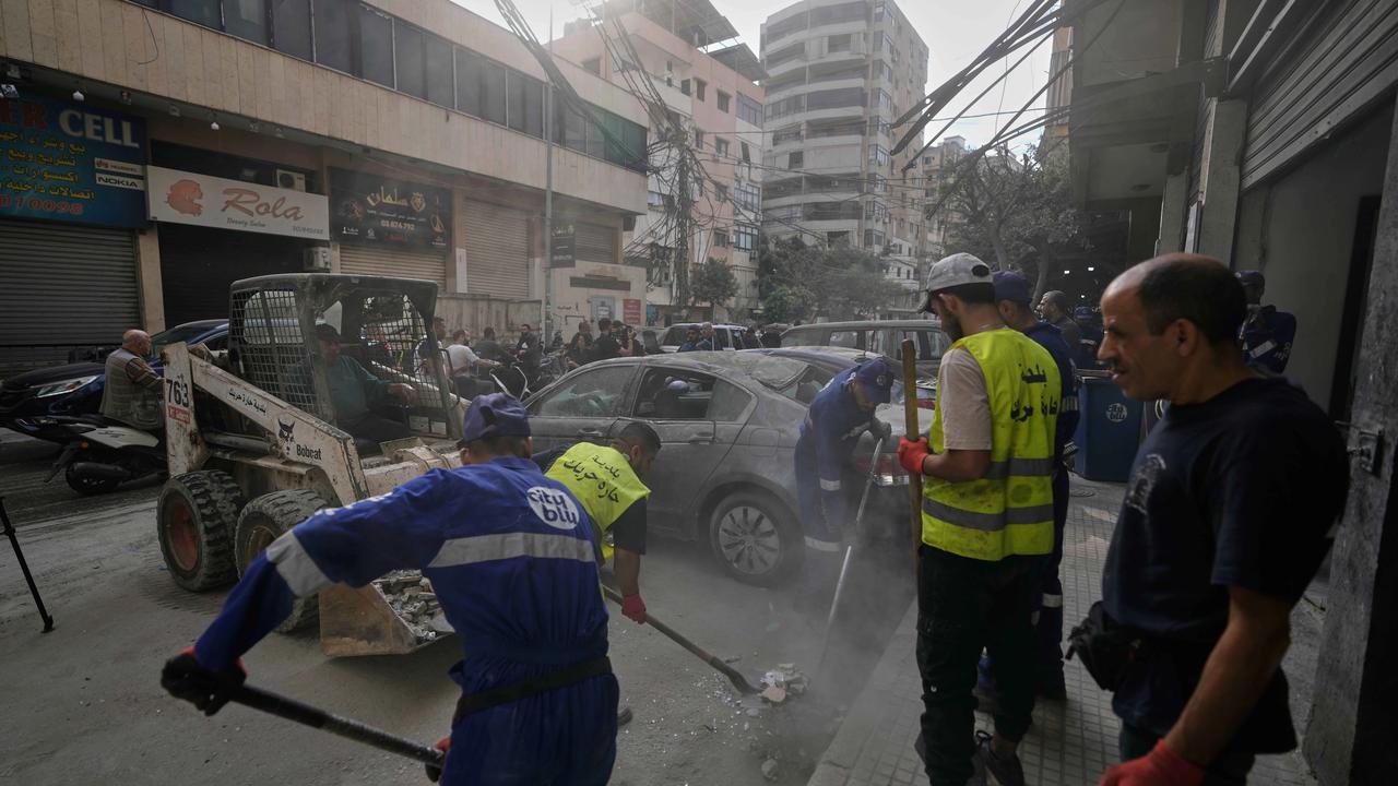 FOTO: Gedung Porak-Poranda Setelah Serangan Israel yang Menewaskan Komandan Militer Hizbullah