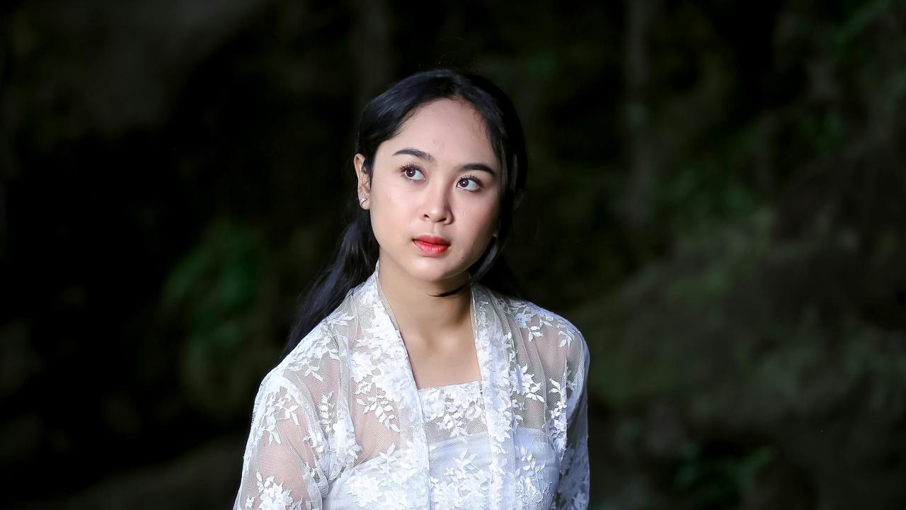 5 Model Kebaya Modern yang Sederhana namun Mewah untuk April 2025.