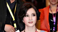 Liu Xiaoqing, Artis Cantik Berwajah Remaja ini Usianya 63