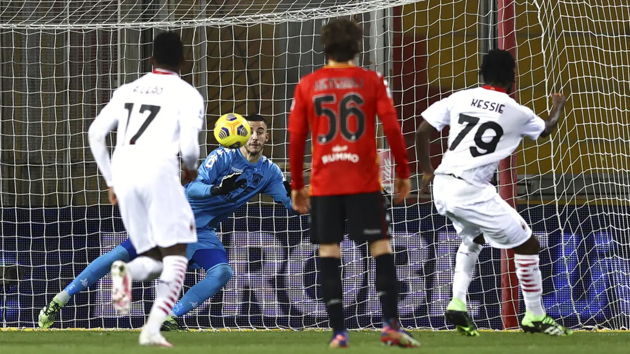 FOTO: Taklukkan Benevento, AC Milan Kembali Puncaki Klasemen Liga Italia