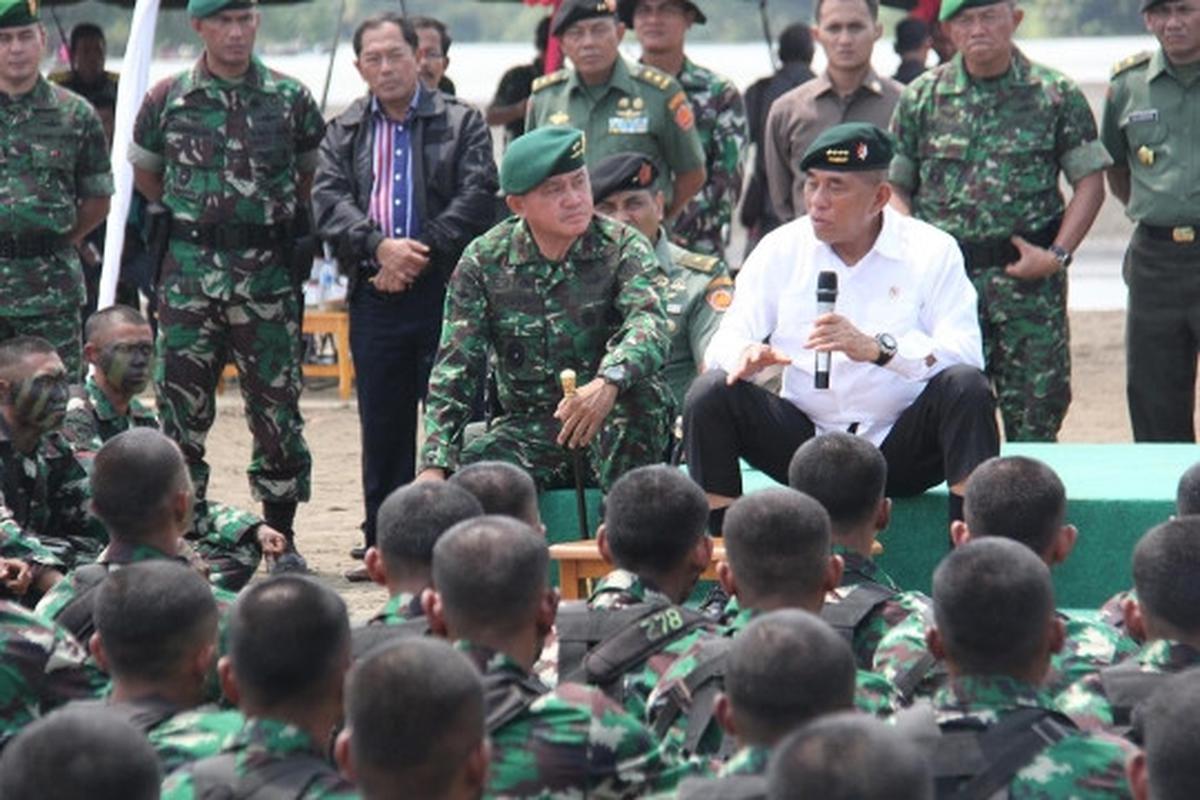 Penutupan pendidikan pasukan elite Para Raider di pantai Garut