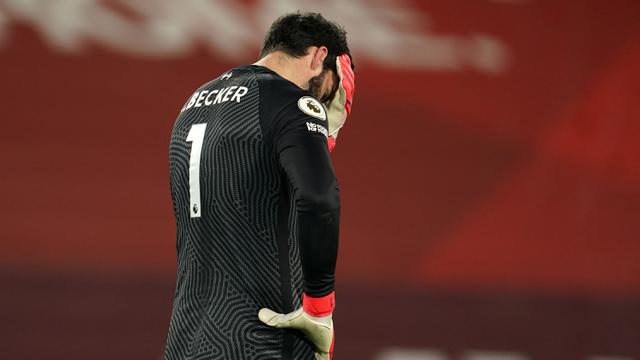 FOTO: Gegara 2 Blunder Alisson Becker, Liverpool Tumbang 1-4 di Kandang dari Manchester City