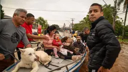 Jumlah korban tewas akibat banjir dan tanah longsor yang dipicu oleh badai di Brasil selatan telah meningkat menjadi 58 orang. (Carlos Fabal/AFP)