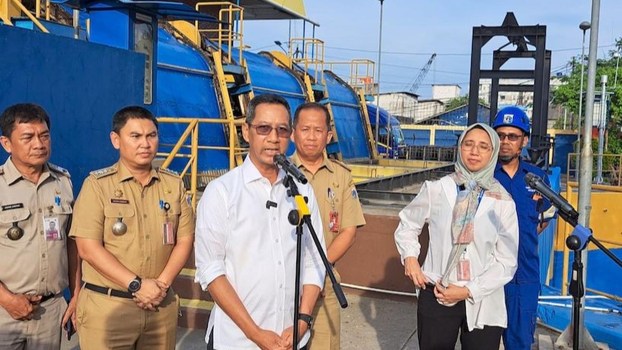 Penjabat (Pj) Gubernur DKI Jakarta Heru Budi Hartono meminta Dinas Perhubungan (Dishub) DKI Jakarta menertibkan juru parkir atau jukir liar di Jakarta secara manusiawi.