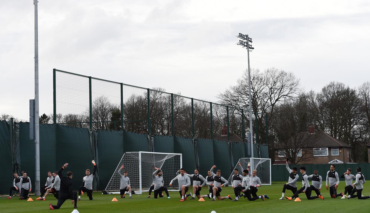 Suasana lapangan saat Liverpool berlatih di Melwood Training Ground, Liverpool, (3/4/2018). Liverpool akan menjamu Manchester City pada leg pertama Liga Champions. (AFP/Paul Ellis)