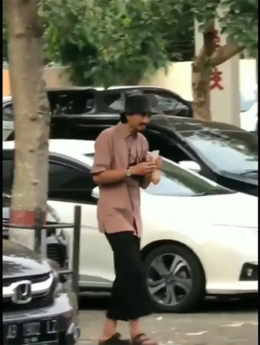 Duta Sheila On 7 (Instagram/tante.rempong.official)