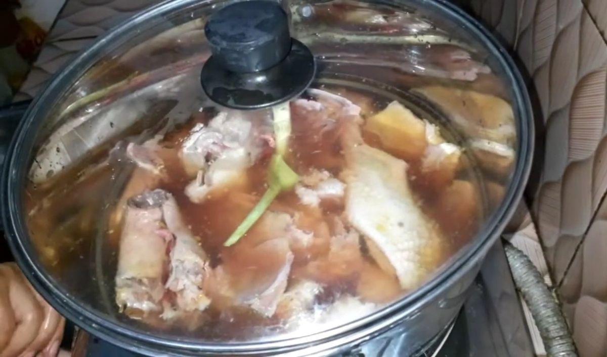 <b>4. Rebus Daging Bebek</b>