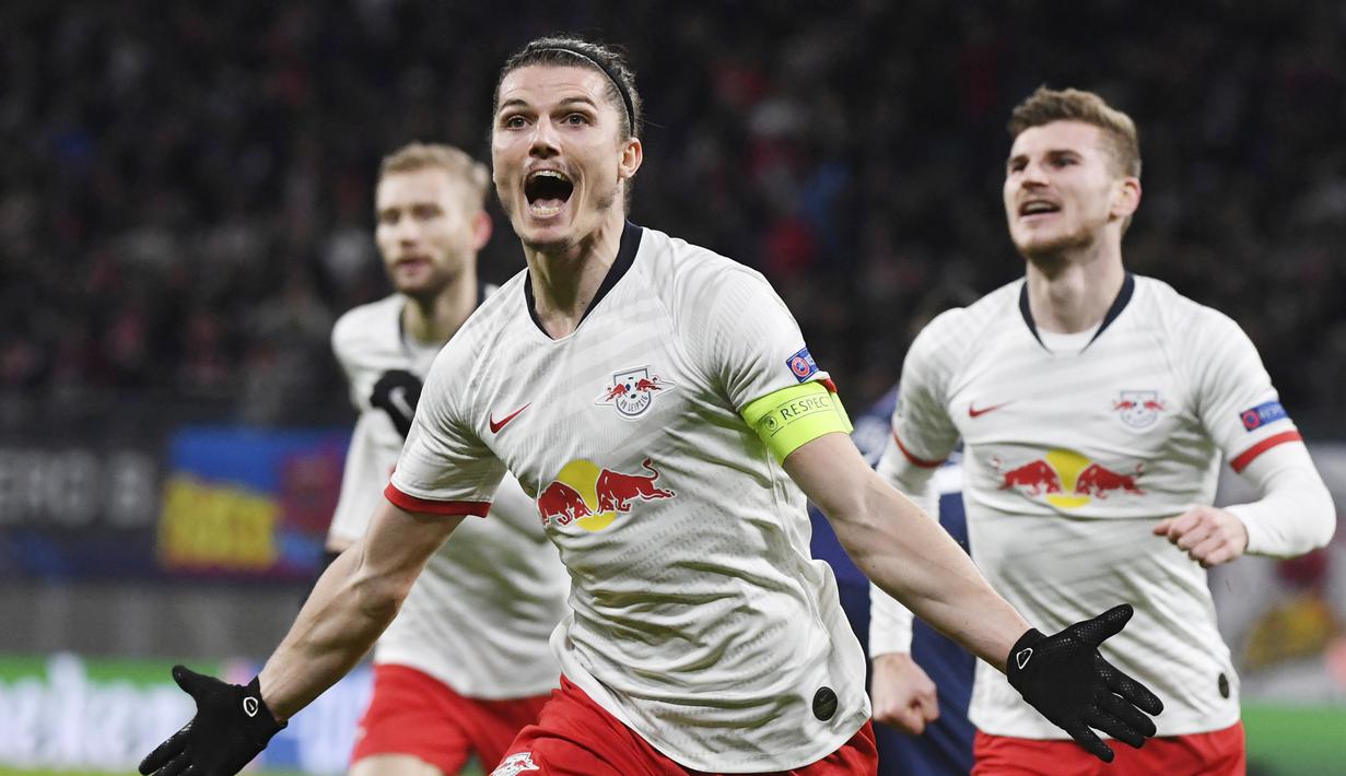 Pemain RB Leipzig, Marcel Sabitzer, melakukan selebrasi usai membobol gawang Tottenham Hotspur pada laga liga Champions di Red Bull Arena, Selasa (10/3/2020). RB Leipzig menang dengan skor 3-0. (AP/Hendrik Schmidt)