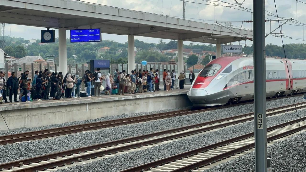 53.000 Tiket Kereta Cepat Whoosh Ludes Terjual Selama Periode Libur Panjang