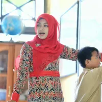 Tekad terbesar Rizma adalah menjadi seorang guru, karena sudah menurun dari keluarganya. (Bintang.com/Adrian Putra)