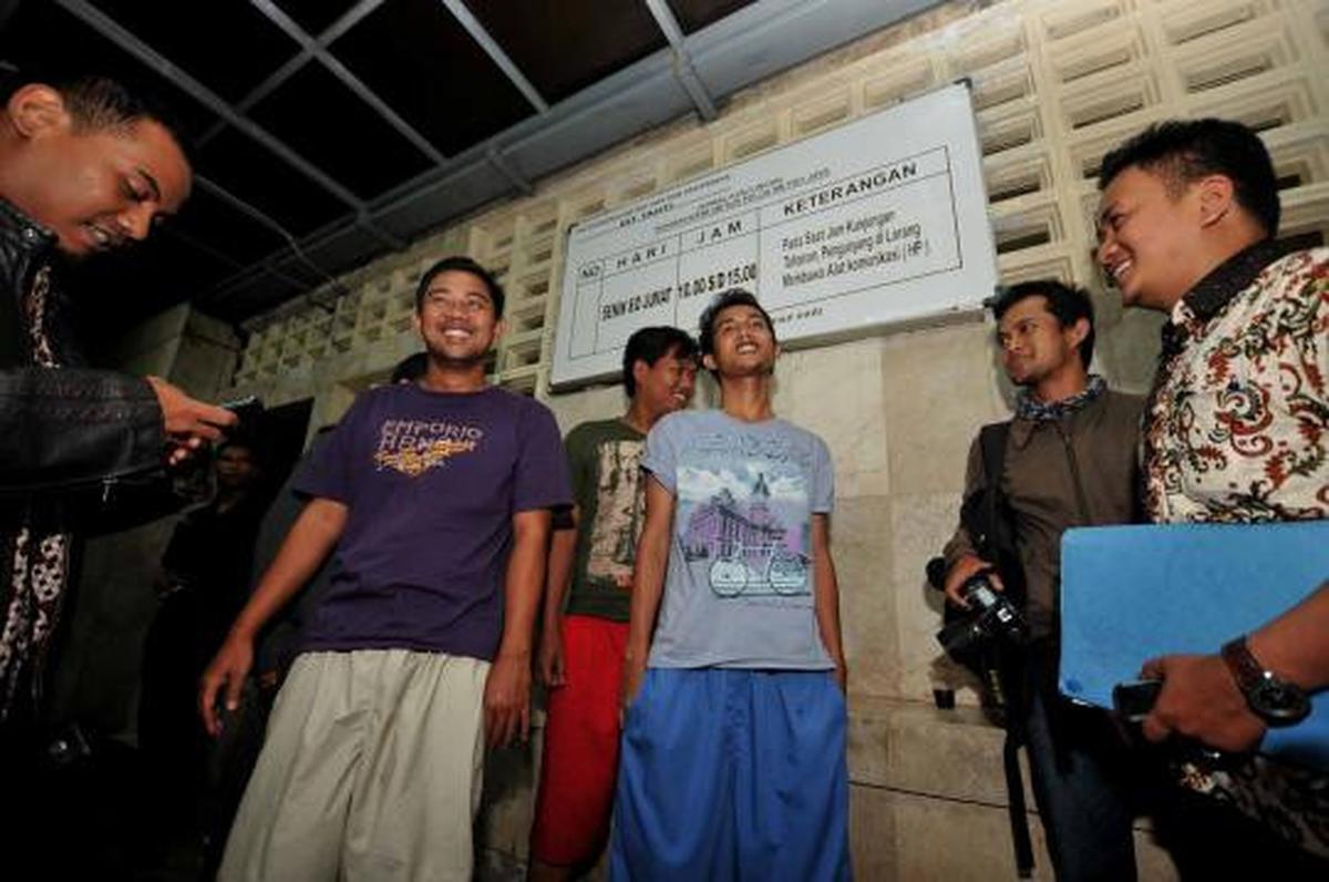 Polda bebaskan tiga mahasiswa