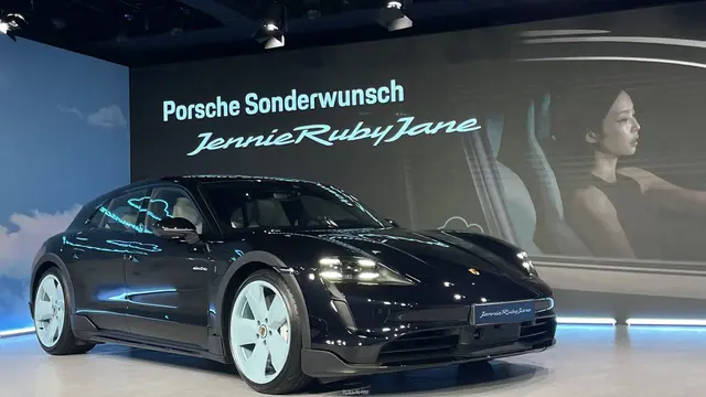 Jennie- Porsche