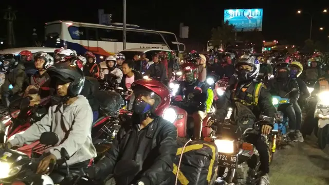 Tiap Menit 100 Kendaraan Mudim Melintas di Arteri Pantura Cirebon