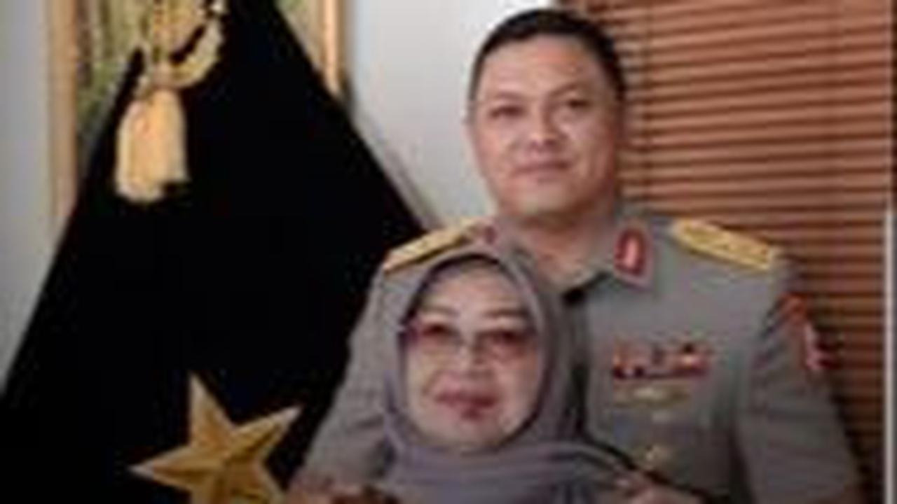Namun ternyata di balik kesuksesan Hengki Haryadi, ada dua sosok wanita hebat di belakangnya.