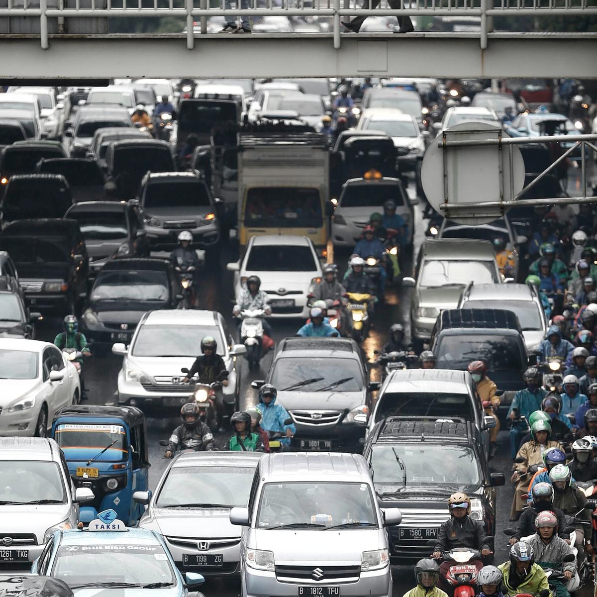 20160226-Hujan Sejak Semalam, Sejumlah Jalan di Jakarta Macet-Jakarta